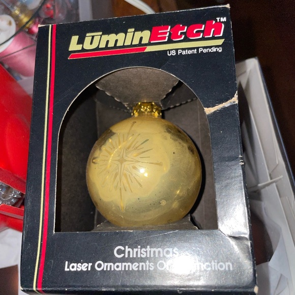Collectible Christmas tree ornament - Picture 2 of 2